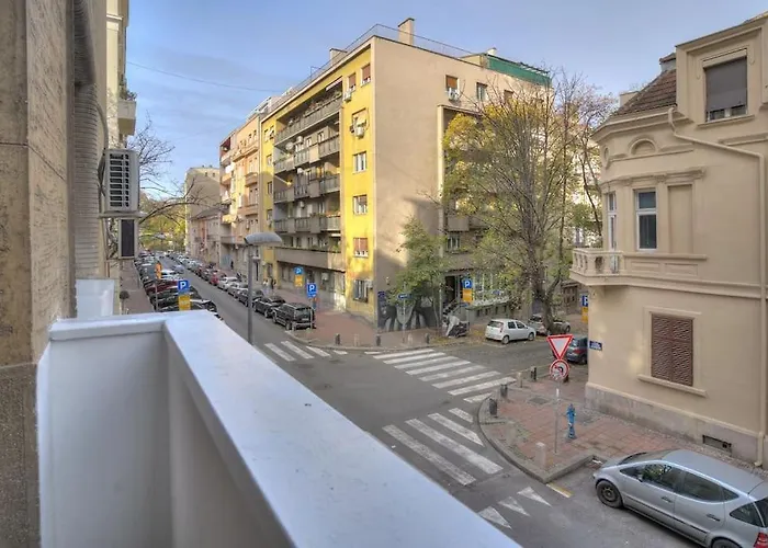 Dorcol Central Apartment-New