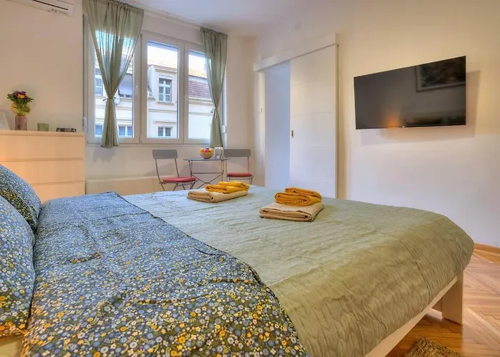 Dorcol Central Apartment-New
